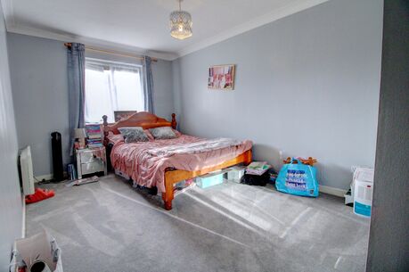 2 bedroom  flat for sale