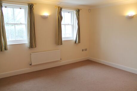 2 bedroom mid terraced house to rent, Available from 04/12/2023