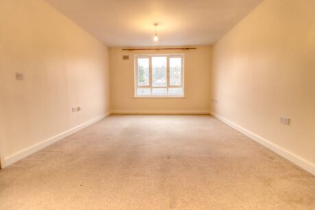 2 bedroom  flat to rent, Available now