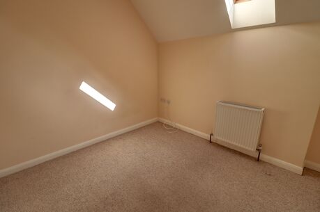 2 bedroom  flat to rent, Available from 14/05/2024