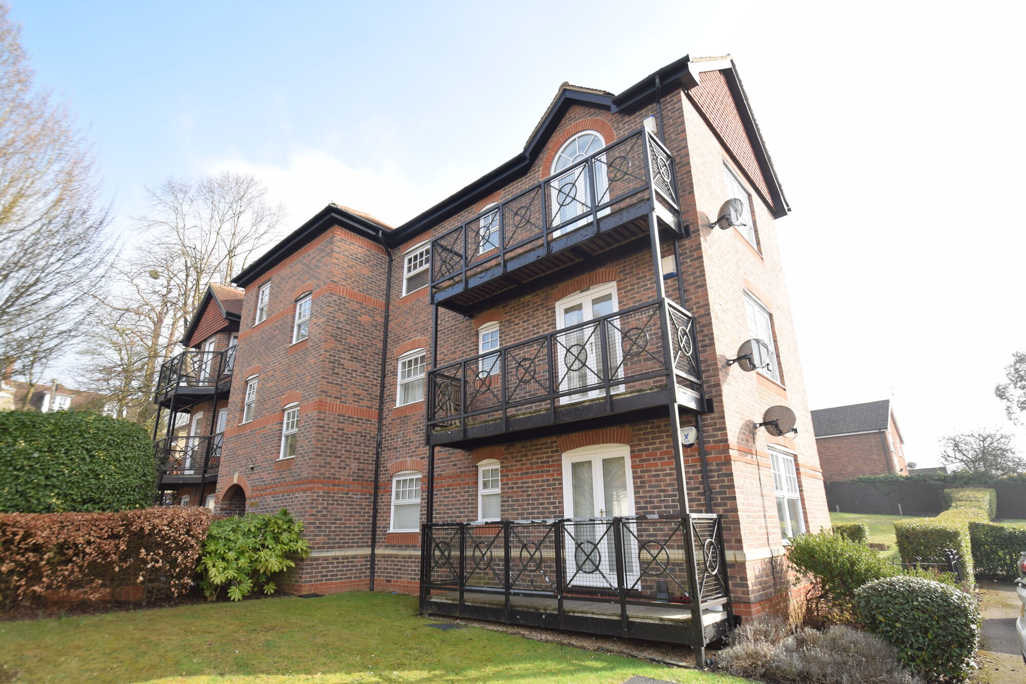 2 bedroom  flat to rent, Available from 19/06/2024 Hughenden View, Shrubbery Close, HP13, main image