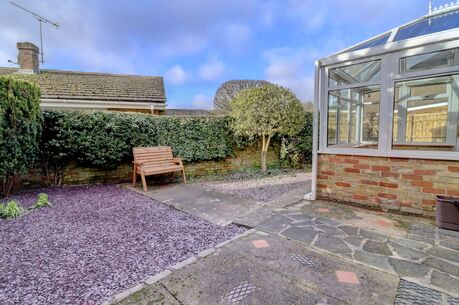 2 bedroom detached bungalow to rent, Available from 22/01/2024