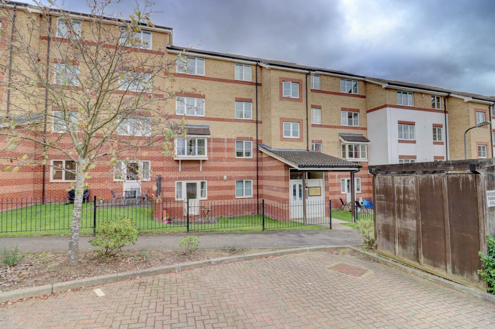 1 bedroom  flat for sale Peatey Court, Princes Gate, HP13, main image