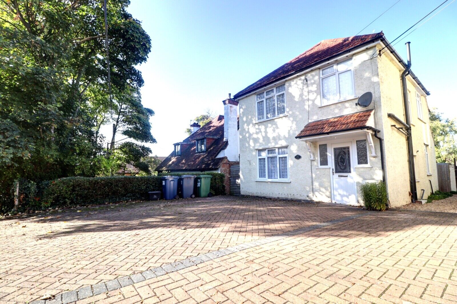 3 bedroom detached house to rent, Available now Totteridge Road, High Wycombe, HP13, main image