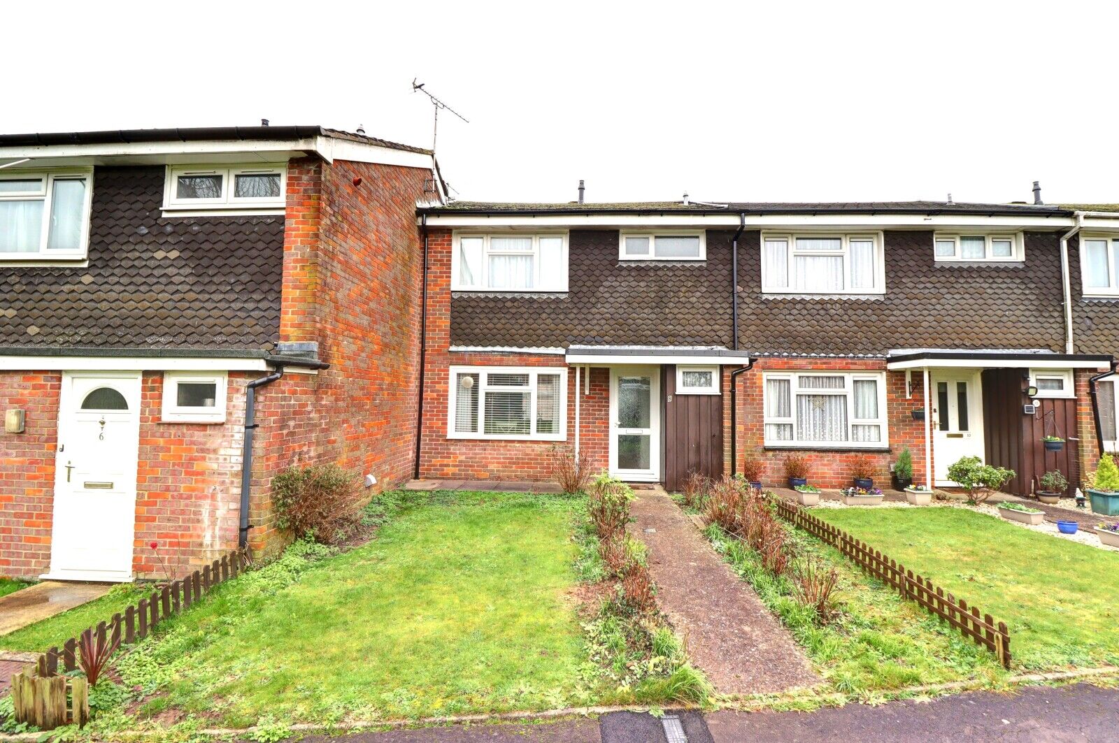 3 bedroom mid terraced house to rent, Available from 15/03/2024 Groom Road, Prestwood, HP16, main image