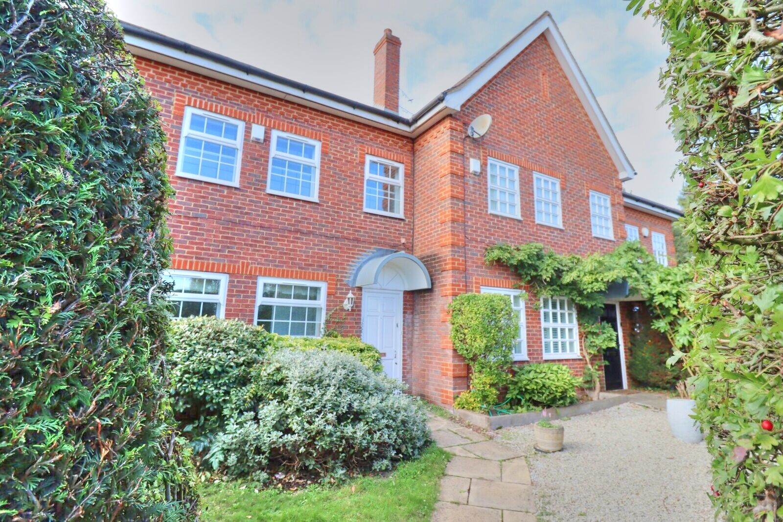4 bedroom semi detached house to rent, Available now Oxford Road, Gerrards Cross, SL9, main image