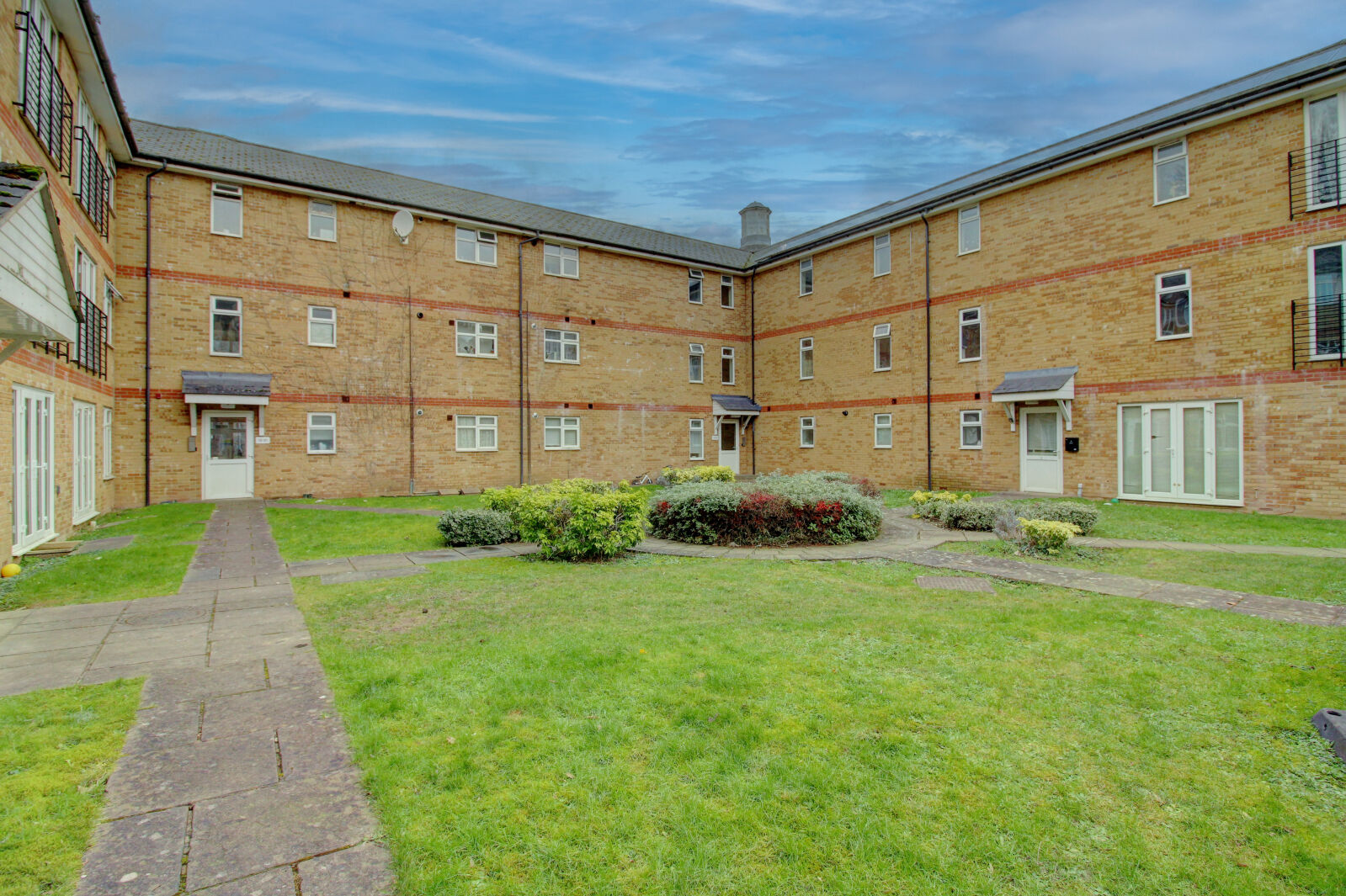 1 bedroom  flat for sale Temple End, High Wycombe, HP13, main image