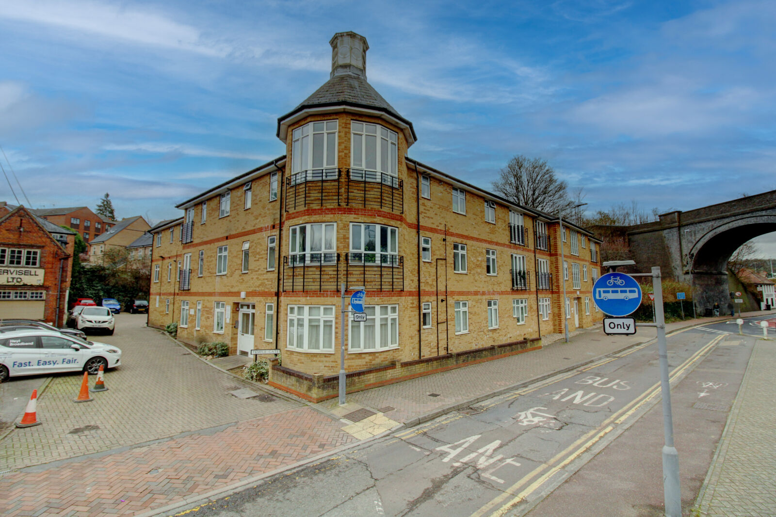 1 bedroom  flat for sale Temple End, High Wycombe, HP13, main image