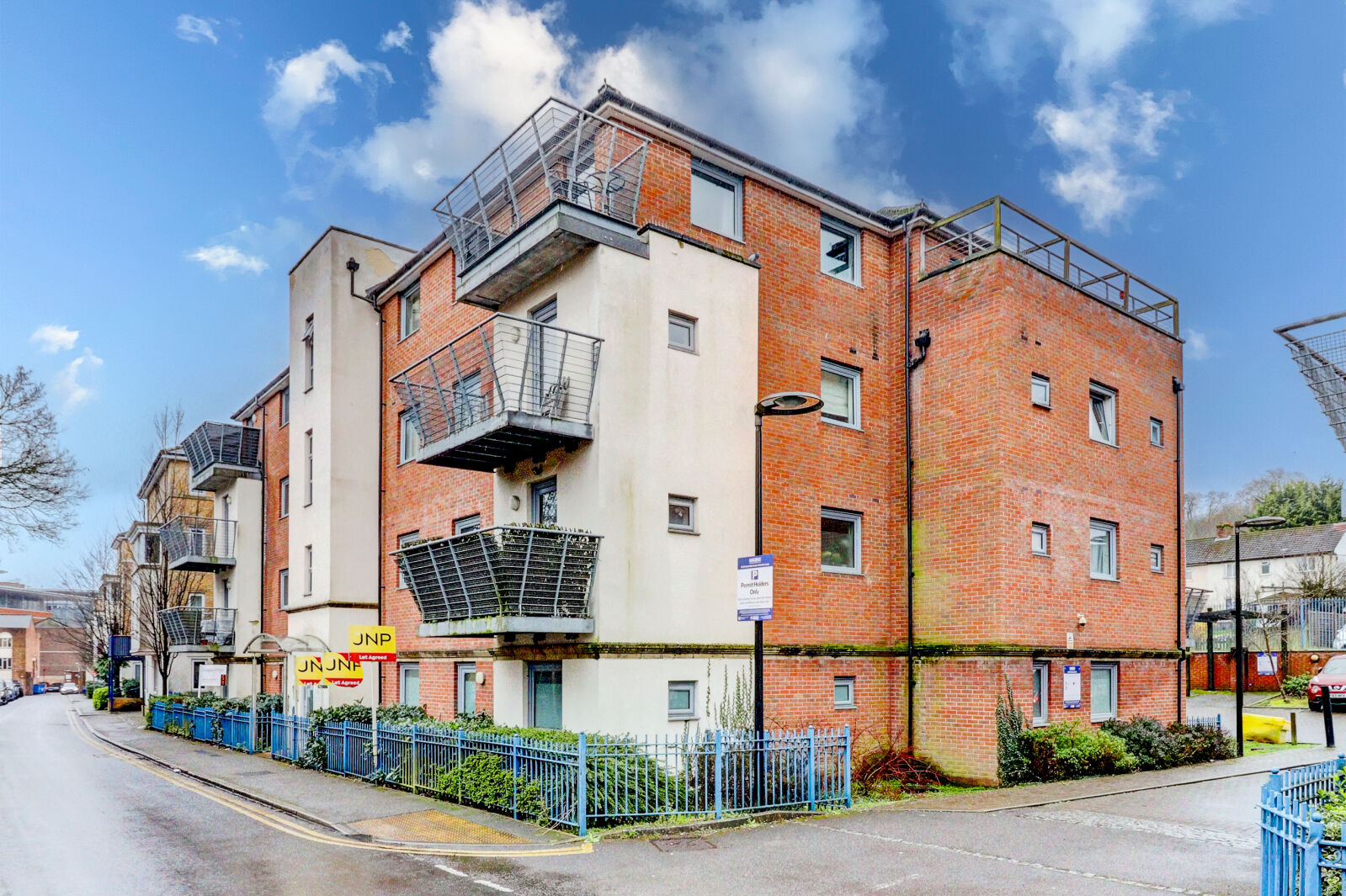 3 bedroom  flat for sale West End Road, High Wycombe, HP11, main image