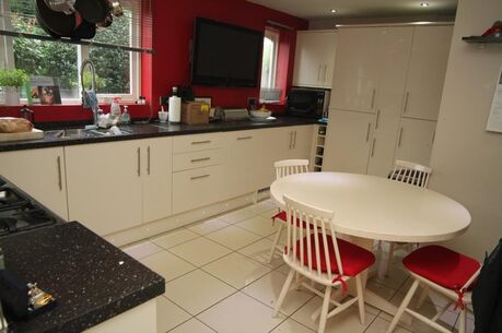 4 bedroom detached house to rent, Available from 26/04/2024