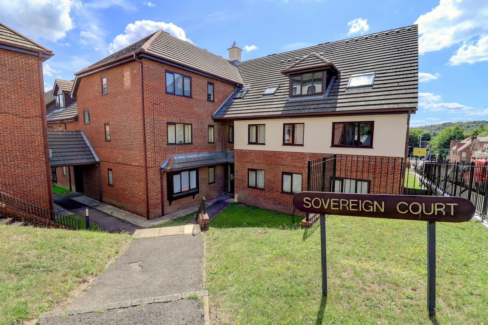 2 bedroom  flat for sale Totteridge Avenue, High Wycombe, HP13, main image