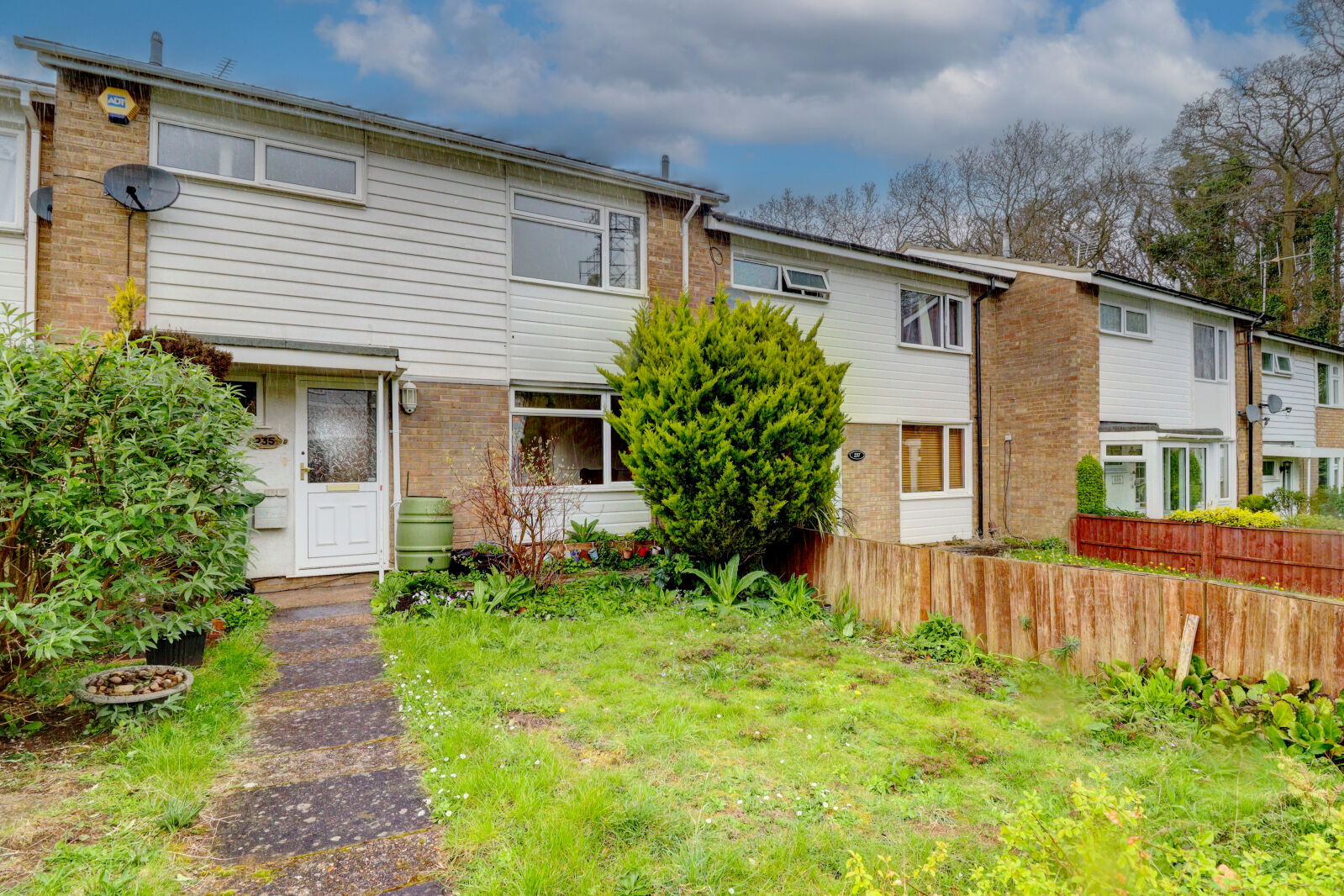 3 bedroom mid terraced house for sale Hithercroft Road, High Wycombe, HP13, main image