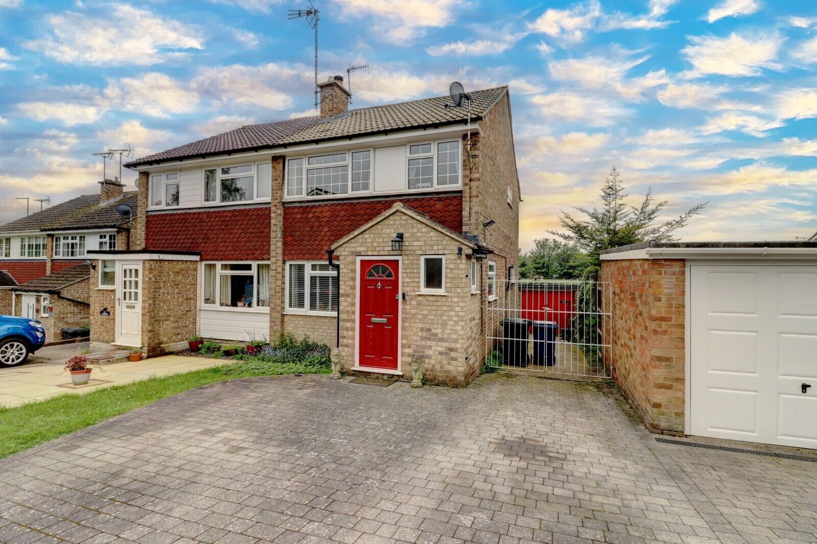 3 bedroom semi detached house for sale Robinson Road, High Wycombe, HP13, main image