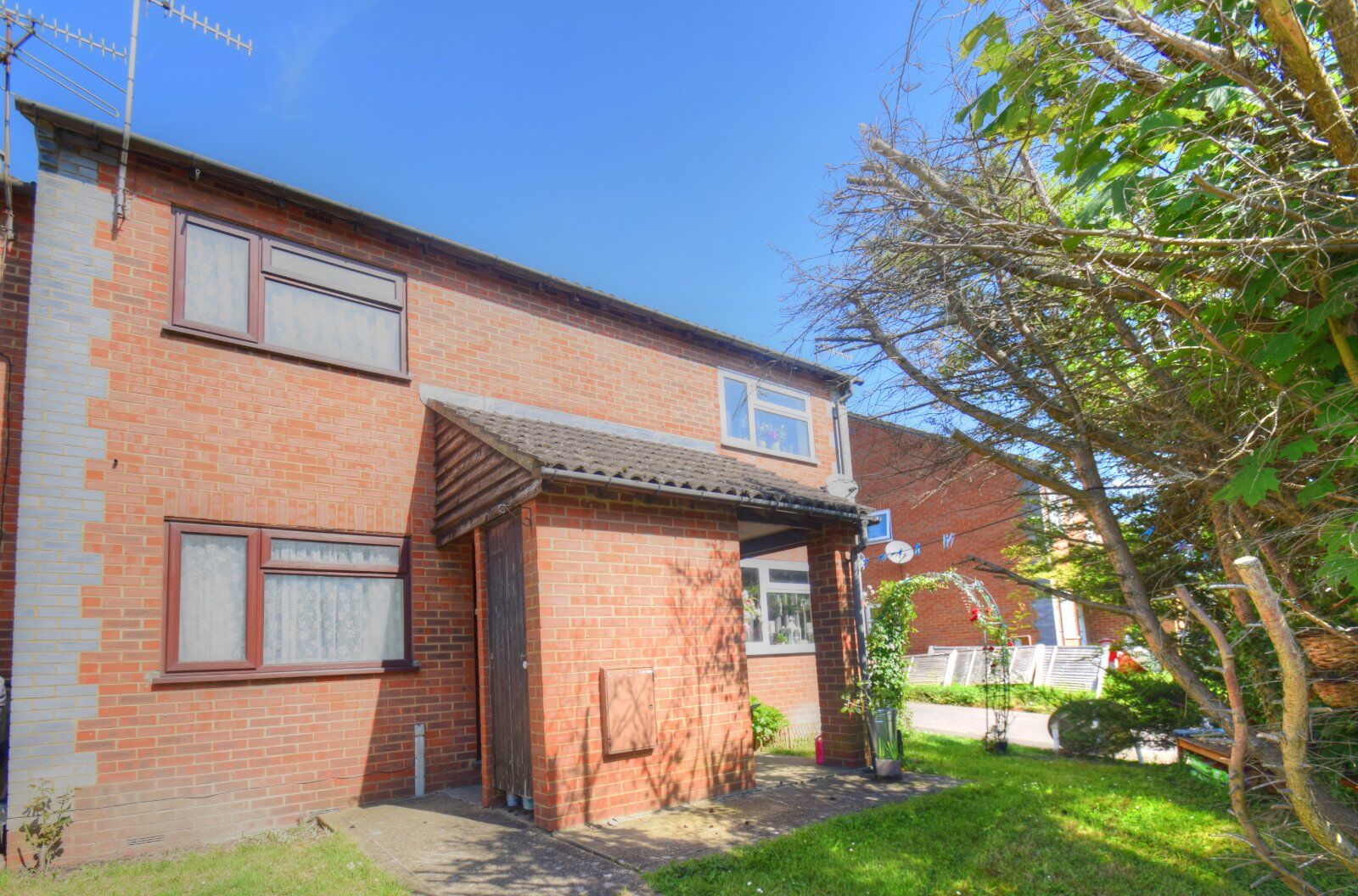 1 bedroom mid terraced house for sale Spindle Court, High Wycombe, HP12, main image