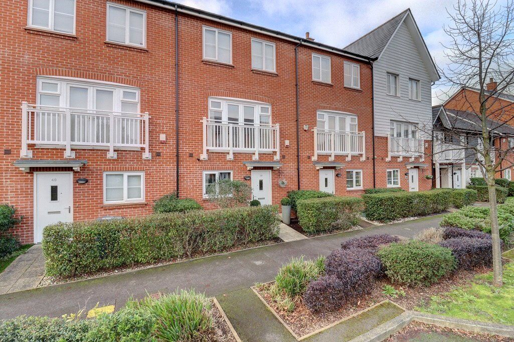 4 bedroom mid terraced house for sale Chequers Avenue, High Wycombe, HP11, main image