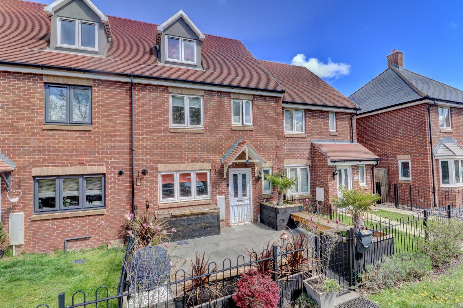 5 bedroom mid terraced house for sale Scholars Rise, Stokenchurch, HP14, main image