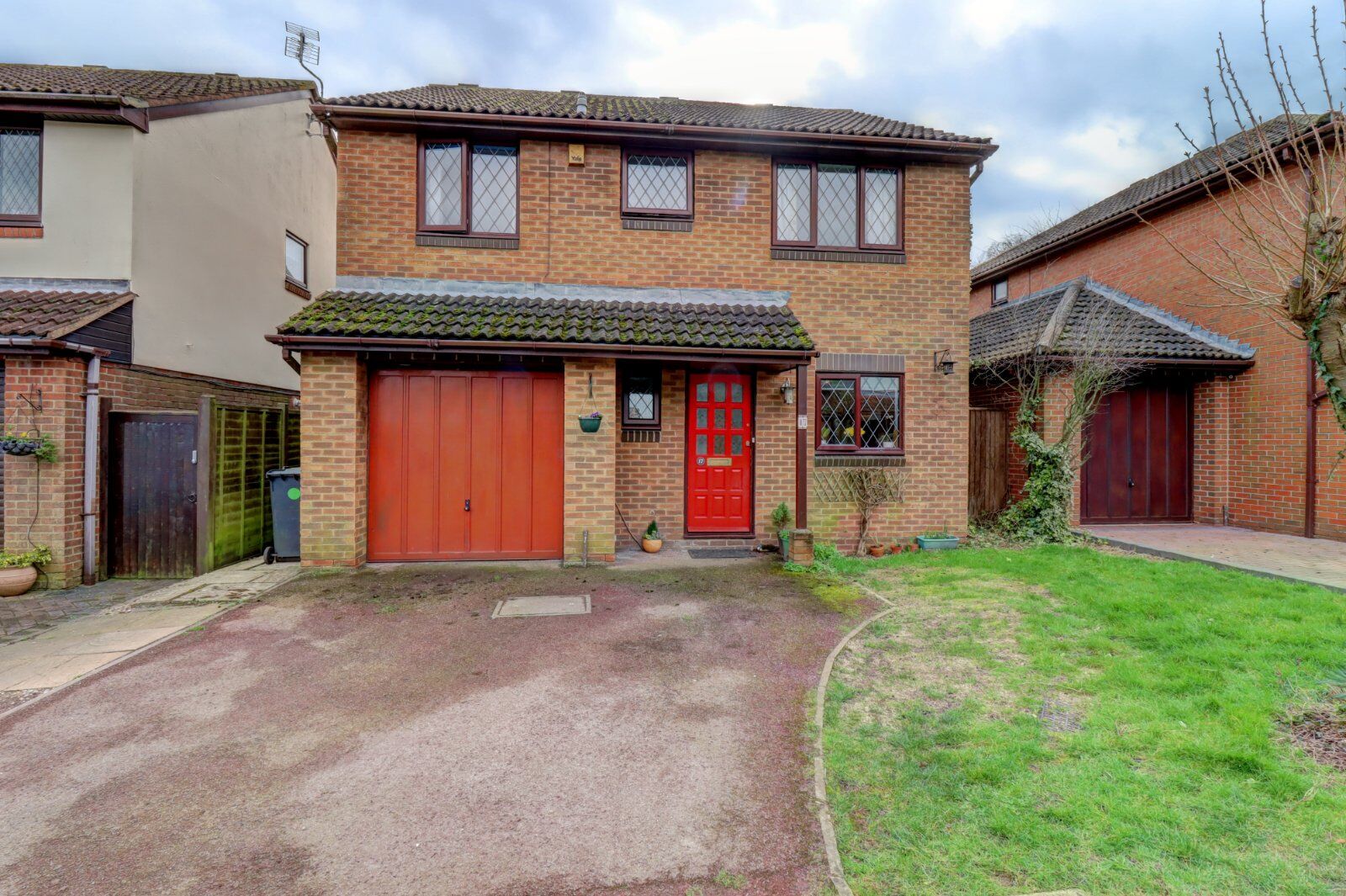 4 bedroom detached house for sale Ferndale Close, Stokenchurch, HP14, main image