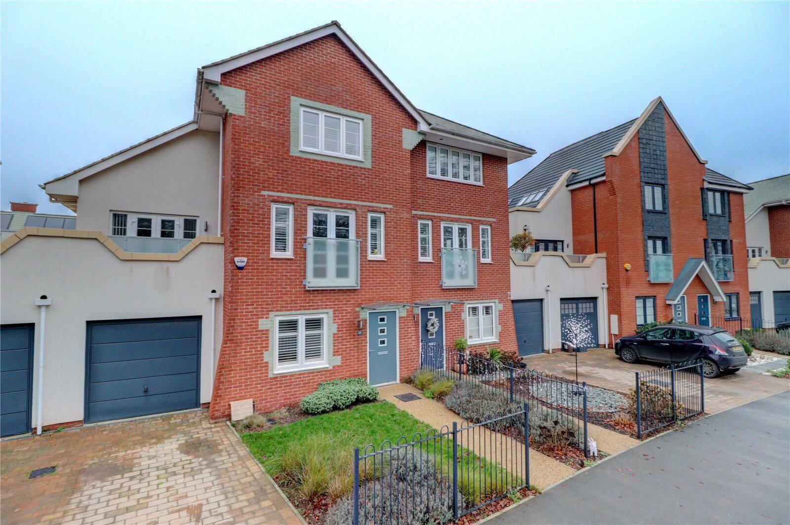 3 bedroom semi detached house for sale Kennedy Avenue, High Wycombe, HP11, main image