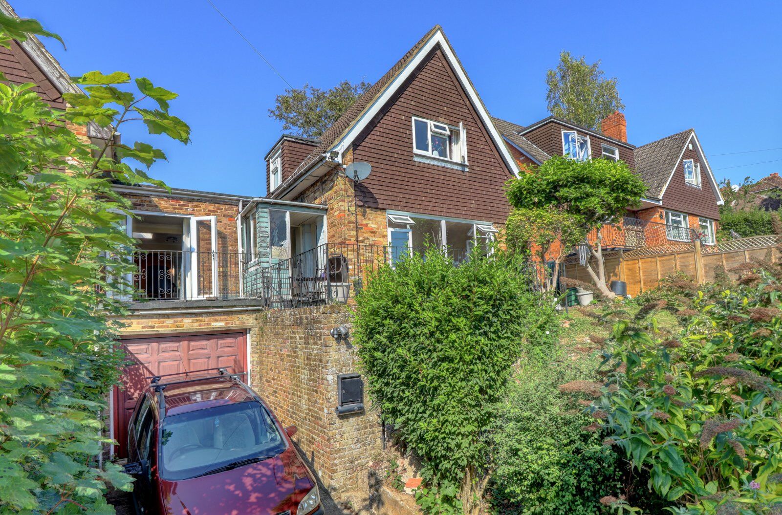 3 bedroom link detached house for sale Pinewood Road, High Wycombe, HP12, main image