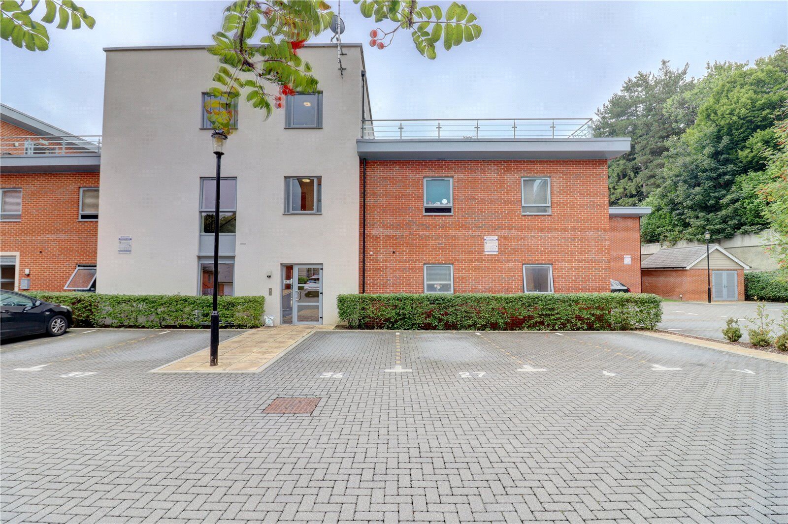 2 bedroom  flat for sale Pallatia Court, High Wycombe, HP13, main image