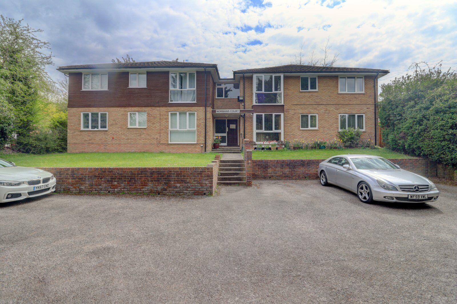2 bedroom  flat for sale Normans Court, Micklefield Road, HP13, main image
