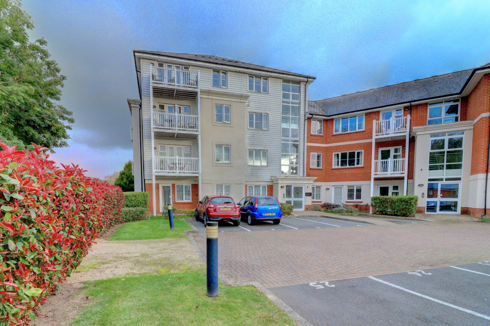 2 bedroom  flat for sale Sierra Road, High Wycombe, HP11, main image