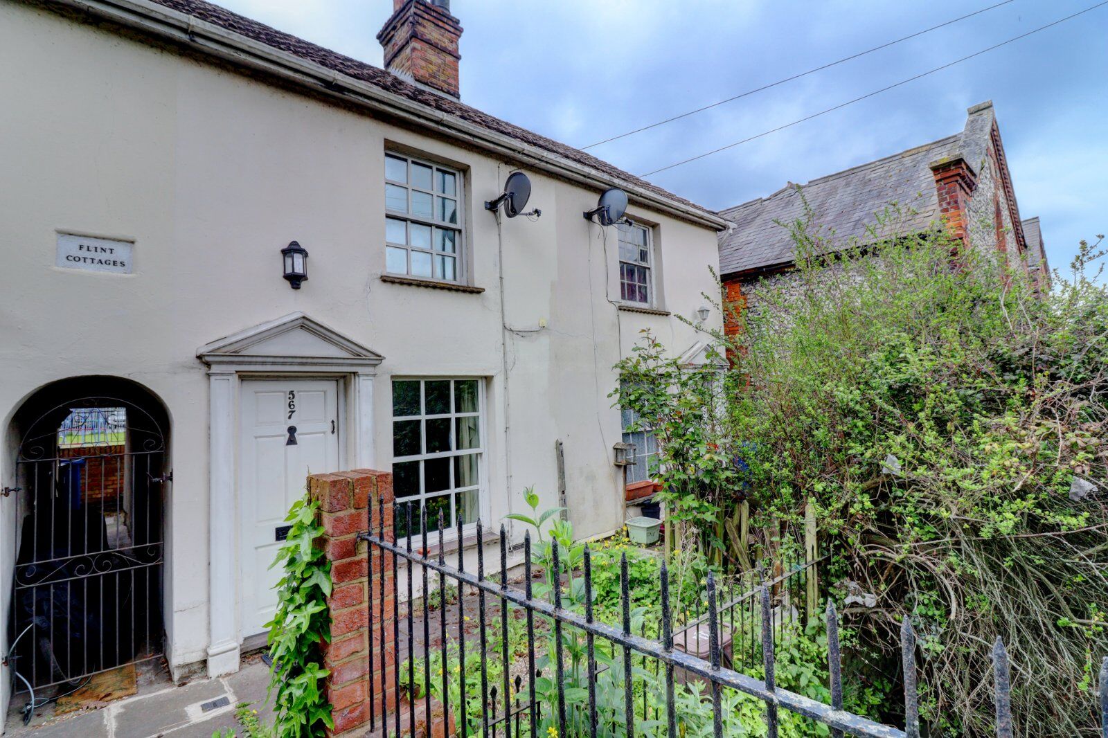 2 bedroom mid terraced house for sale London Road, High Wycombe, HP11, main image