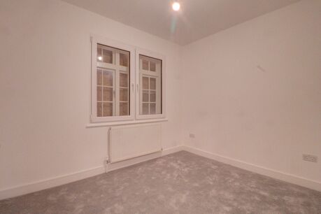 2 bedroom  flat to rent, Available from 22/06/2024