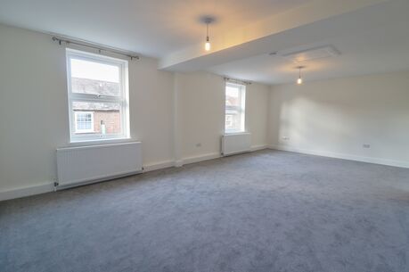 2 bedroom  flat to rent, Available now