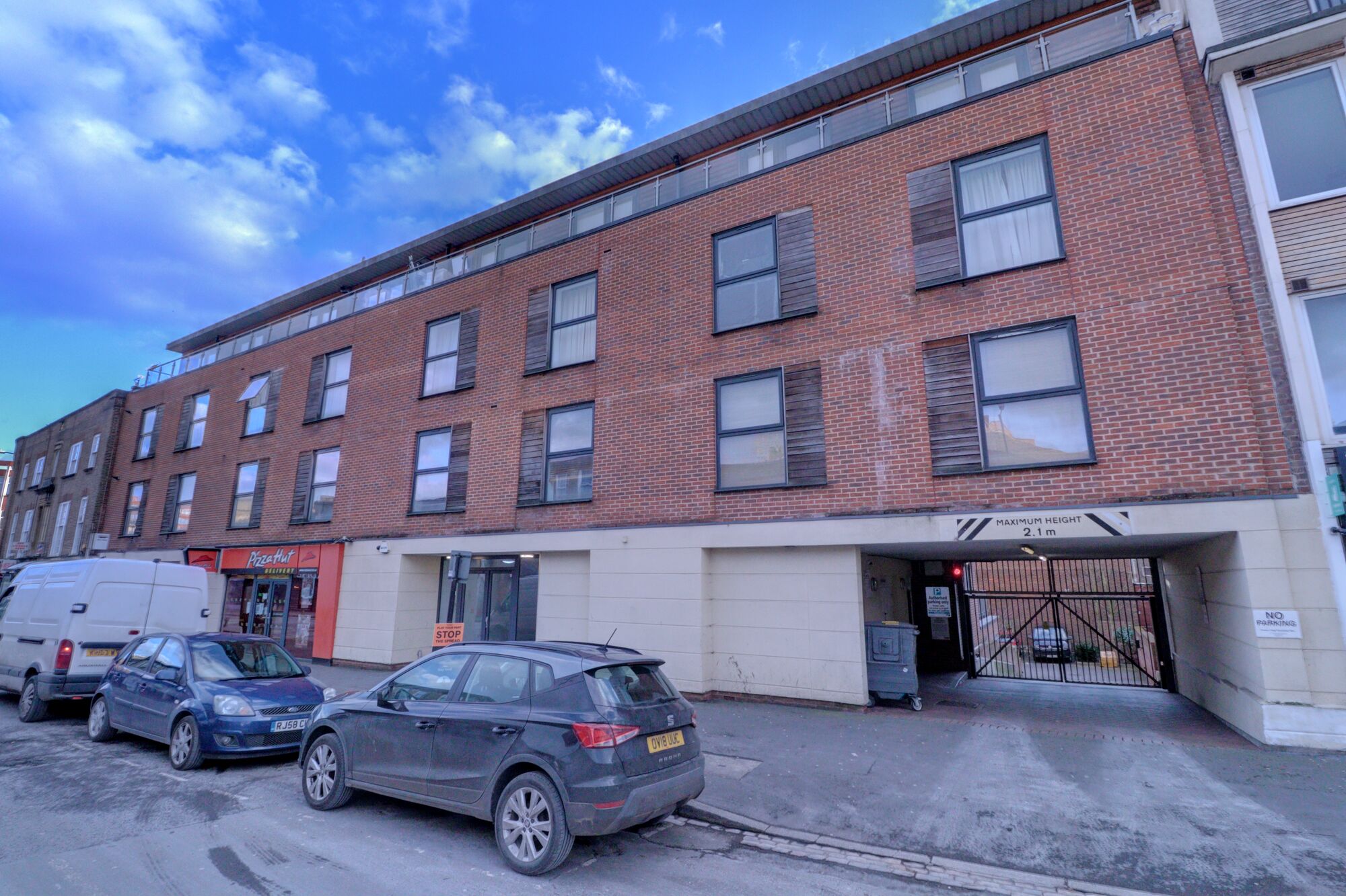 1 bedroom  flat to rent, Available now Castle Street, High Wycombe, HP13, main image
